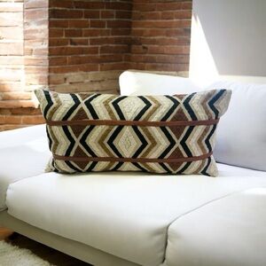 VILLA THROW ACCENT LUMBAR PILLOW